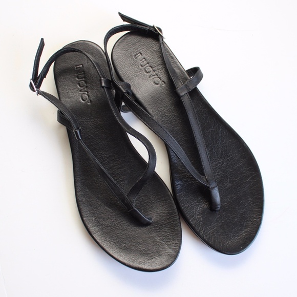 inuovo Shoes - Inuovo Black Leather Thong Strap Sandals Size 8.5 Womens